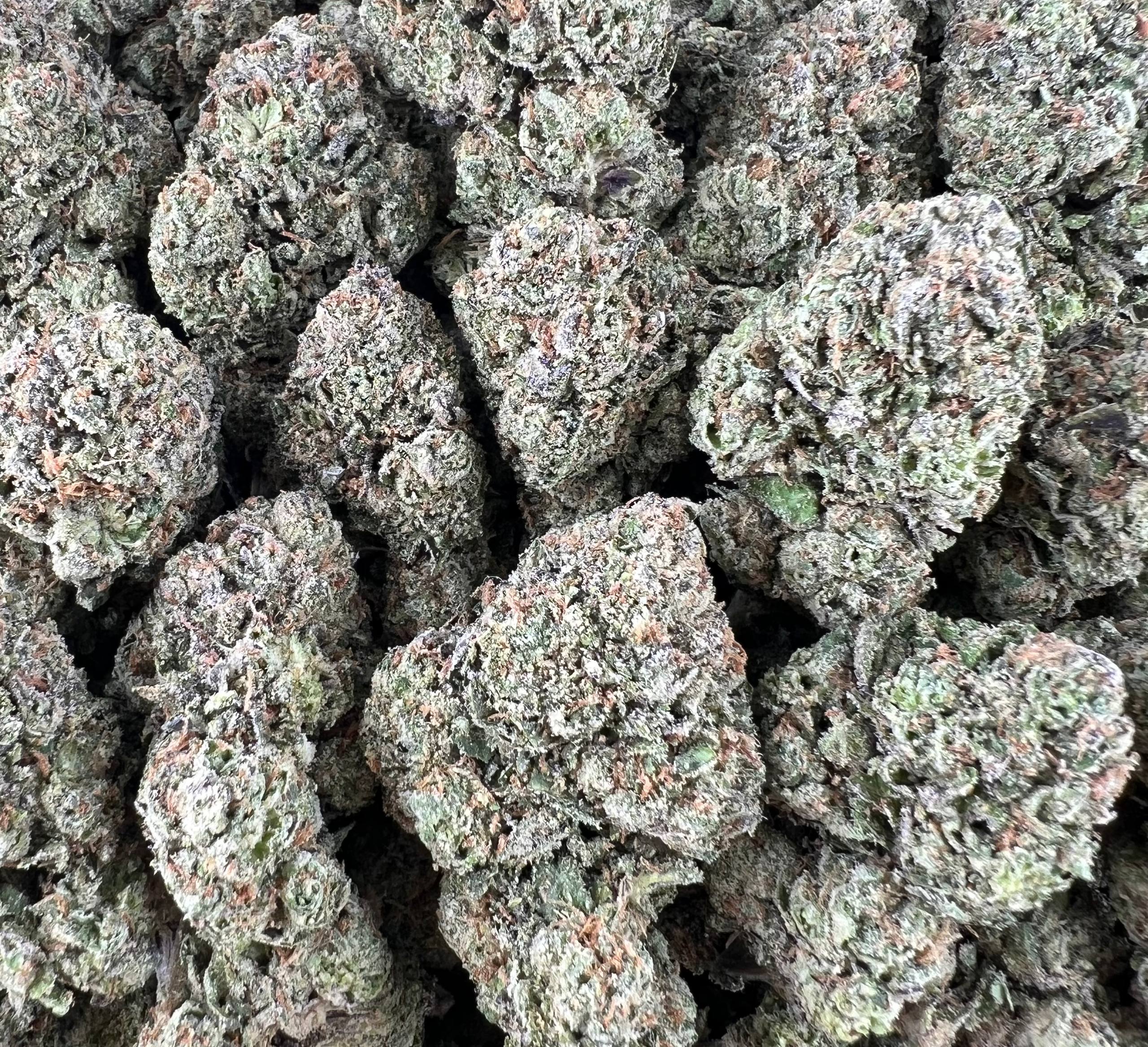 AAA CANDY [700]